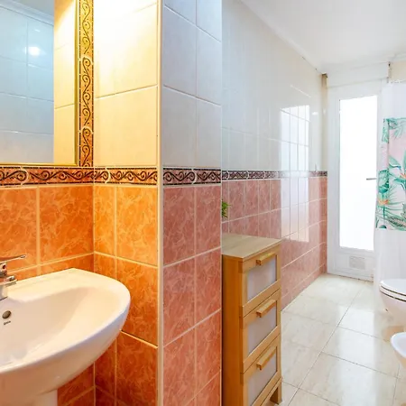 Апартаменты Amazing In With Kitchen